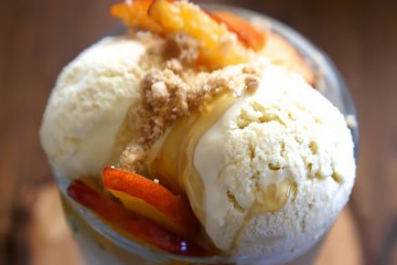 Tasty Kitchen Blog: Looks Delicious! (Bourbon Honey Ice Cream with Brown Butter Crumble & Fresh Peaches, submitted by Lauren of Climbing Grier Mountain)