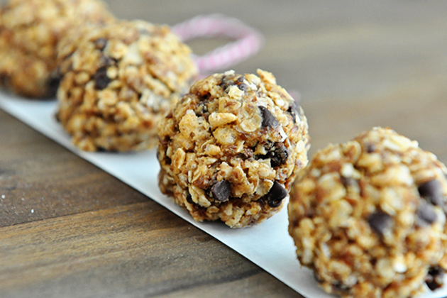 Tasty Kitchen Blog: Back to School Granola Bites and a Lunch Box Giveaway!