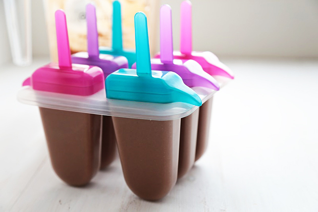Tasty Kitchen Blog: Banana Nutella Fudge Pops. Guest post by Megan Keno of Wanna Be a Country Cleaver, recipe submitted by TK member Laicie Heeley of A Thousand Threads.