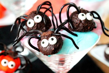 Tasty Kitchen Blog: Looks Delicious! (Halloween Creepy Crawler Spiders, submitted by Nancy of Coupon Clipping Cook)