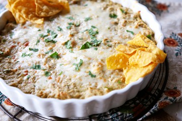 Tasty Kitchen Blog: Skinny Green Chile Chicken Enchilada Dip. Guest post by Megan Keno of Wanna Be a Country Cleaver, recipe submitted by TK member Danae of Recipe Runner.