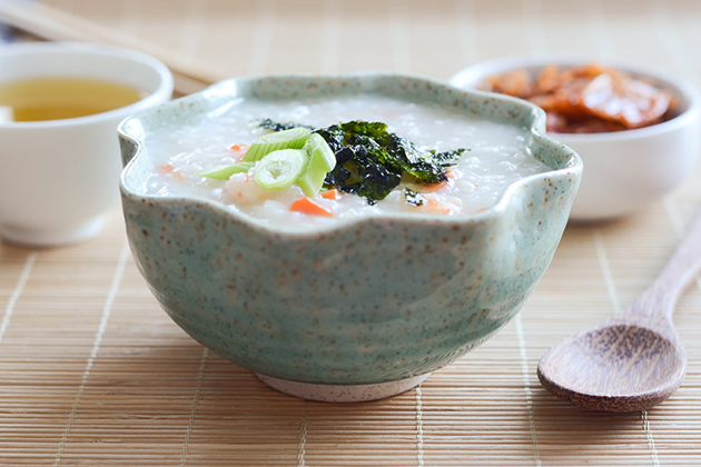 Tasty Kitchen Blog: Korean Shrimp and Rice Porridge (Saewoojuk). Guest post by Erica Kastner of Buttered Side Up, recipe submitted by TK member Erica of Apricosa.